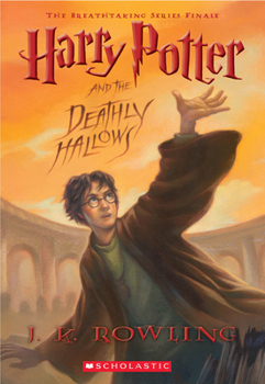 Paperback Harry Potter and the Deathly Hallows (Harry Potter, Book 7): Volume 7 Book