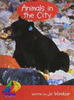 Paperback Animals in the City: Leveled Reader Book