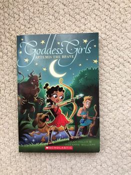 Paperback Artemis the Brave Book