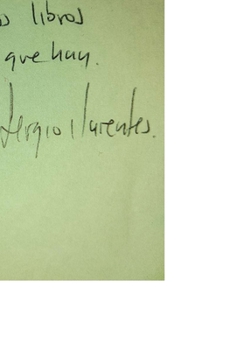 Paperback Adentro de los libros [Spanish] Book