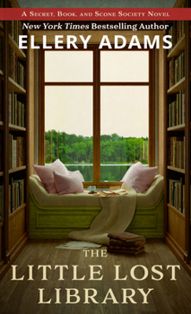 Paperback The Little Lost Library [Large Print] Book