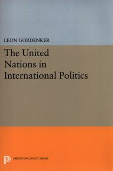 Paperback The United Nations in International Politics Book