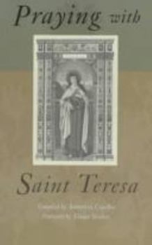 Paperback Praying With Saint Teresa Book