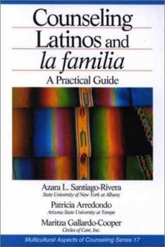 Paperback Counseling Latinos and La Familia: A Practical Guide Book