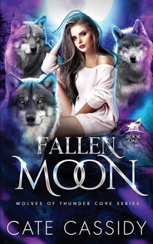 Paperback Fallen Moon: A Paranormal Shifter Romance Book