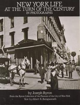 Paperback New York Life at the Turn of the Century in Photographs Book
