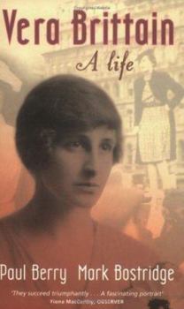 Paperback Vera Brittain : A Life Book