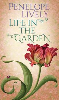 Library Binding Life in the Garden [Large Print] Book