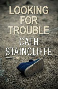 Hardcover Looking For Trouble [Large Print] Book