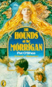 Paperback The Hounds Of The Morrigan (Puffin Books) Book