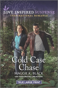Paperback Cold Case Chase [Large Print] Book