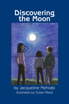 Paperback Discovering the Moon Book