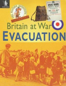 Paperback Britain at War: Evacuation Book