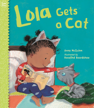 Paperback Lola Gets a Cat Book