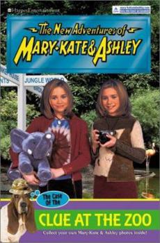 Paperback New Adventures of Mary-Kate & Ashley #39: The Case of the Clue at the Zoo: (The Case of the Clue at the Zoo) Book