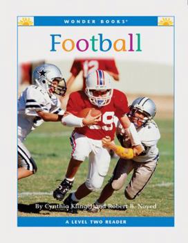 Football - Book  of the Wonder Books: Level 2 Sports