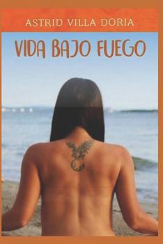 Paperback Vida Bajo Fuego [Spanish] Book