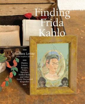 Hardcover Finding Frida Kahlo [Spanish] Book