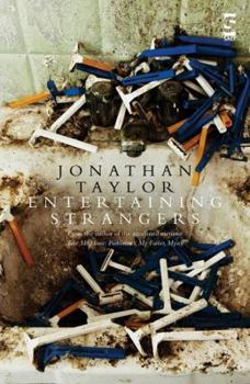 Paperback Entertaining Strangers (Salt Modern Fiction) Book