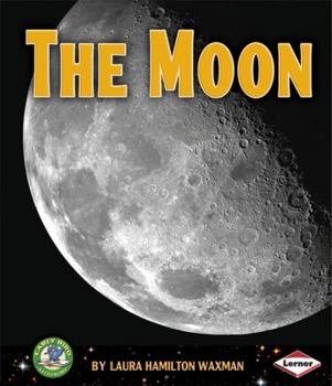 Paperback The Moon (Early Bird Astronomy) Book