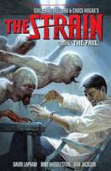 Paperback The Strain, Volume 4: The Fall Book
