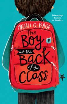 Paperback The Boy at the Back of the Class [Large Print] Book