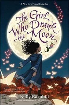 Paperback The Girl Who Drank the Moon Book