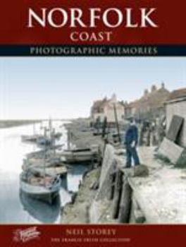 Paperback Norfolk Coast (Photographic Memories) Book