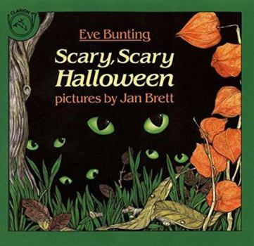 Paperback Scary, Scary Halloween Book