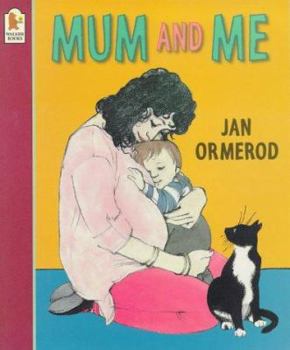 Paperback Mum and Me Book