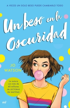 Paperback Un Beso En La Oscuridad [Spanish] Book