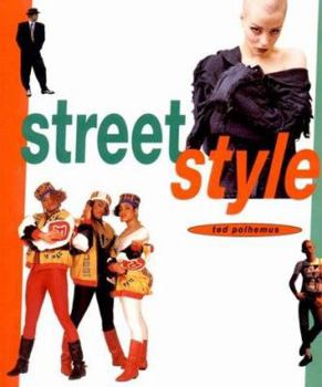 Paperback Streetstyle: From Sidewalk to Catwalk Book