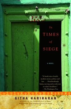 Paperback In Times of Siege Book