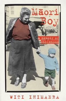 Paperback Maori Boy: A Memoir of Childhood Book