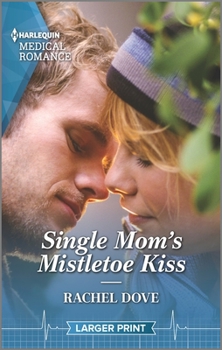 Mass Market Paperback Single Mom's Mistletoe Kiss [Large Print] Book