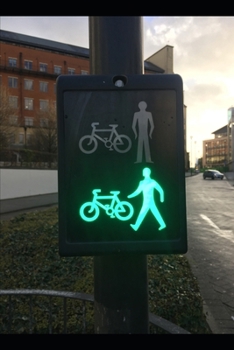 Paperback Cycle Commuting - a Beginner's Guide Book