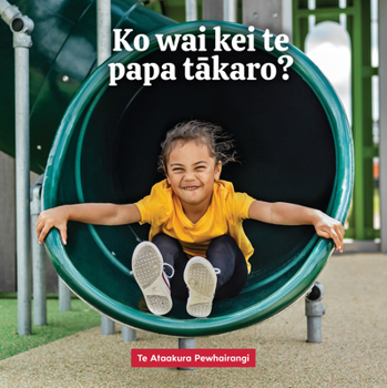 Hardcover Ko Wai Kei Te Papa Takaro? [Maori] Book