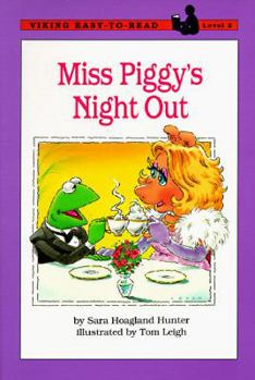 Hardcover Miss Piggy's Night Out: Level 2 Book