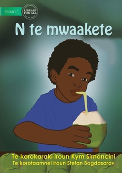 Paperback At the Market - N te mwaakete (Te Kiribati) [Undetermined] Book