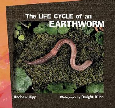 Paperback The Life Cycle of an Earthworm Book