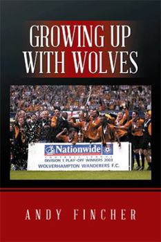 Paperback Growing up with Wolves Book