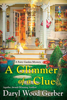 Paperback A Glimmer of a Clue Book