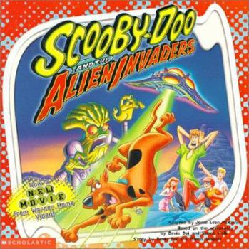Paperback Scooby-Doo 8x8: And the Alien Invaders! Book
