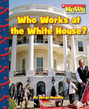 Paperback Who Works at the White House? Book