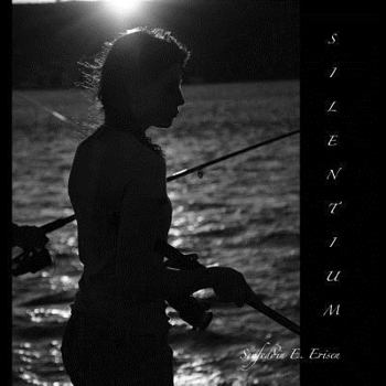 Paperback Silentium Book