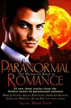 Paperback The Mammoth Book of Paranormal Romance Book