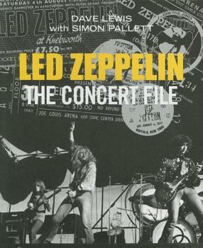 Paperback Led Zeppelin: Concert File Book