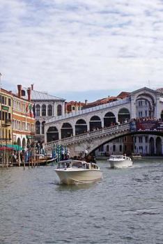 Paperback The Rialto Bridge on the Canal in Venice, Italy Journal: Take Notes, Write Down Memories in this 150 Page Lined Journal Book