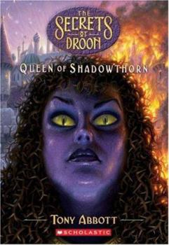 Paperback Queen of Shadowthorn Book