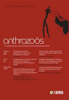 Paperback Anthrozoos Volume 22 Issue 4: A Multidisciplinary Journal of The Interactions of People and Animals Book